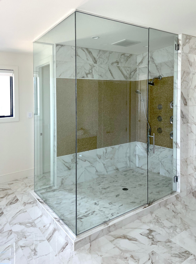 Glassed in shower (Parade of homes, Waunakee)